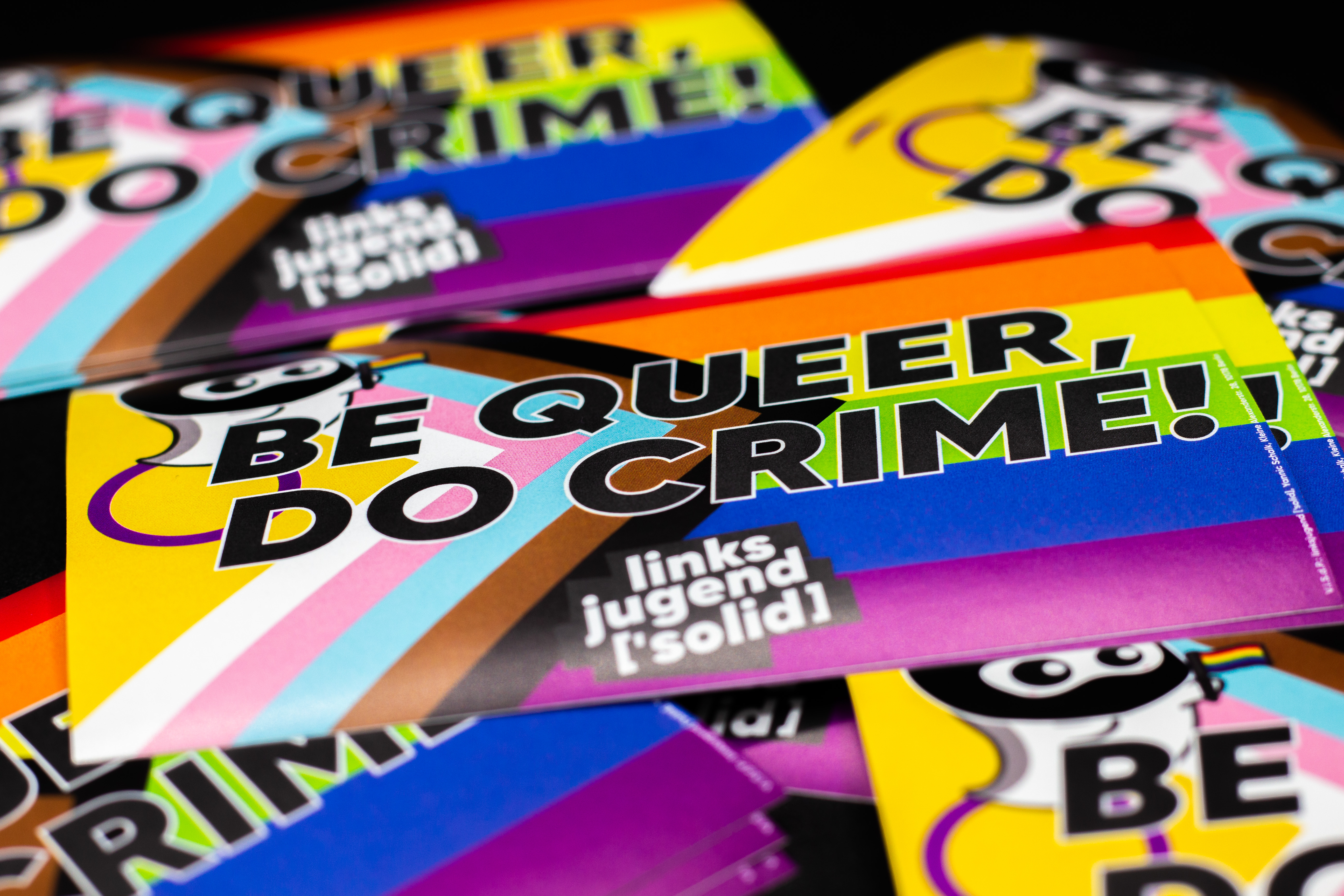 Aufkleber "Be Queer, do Crime!"