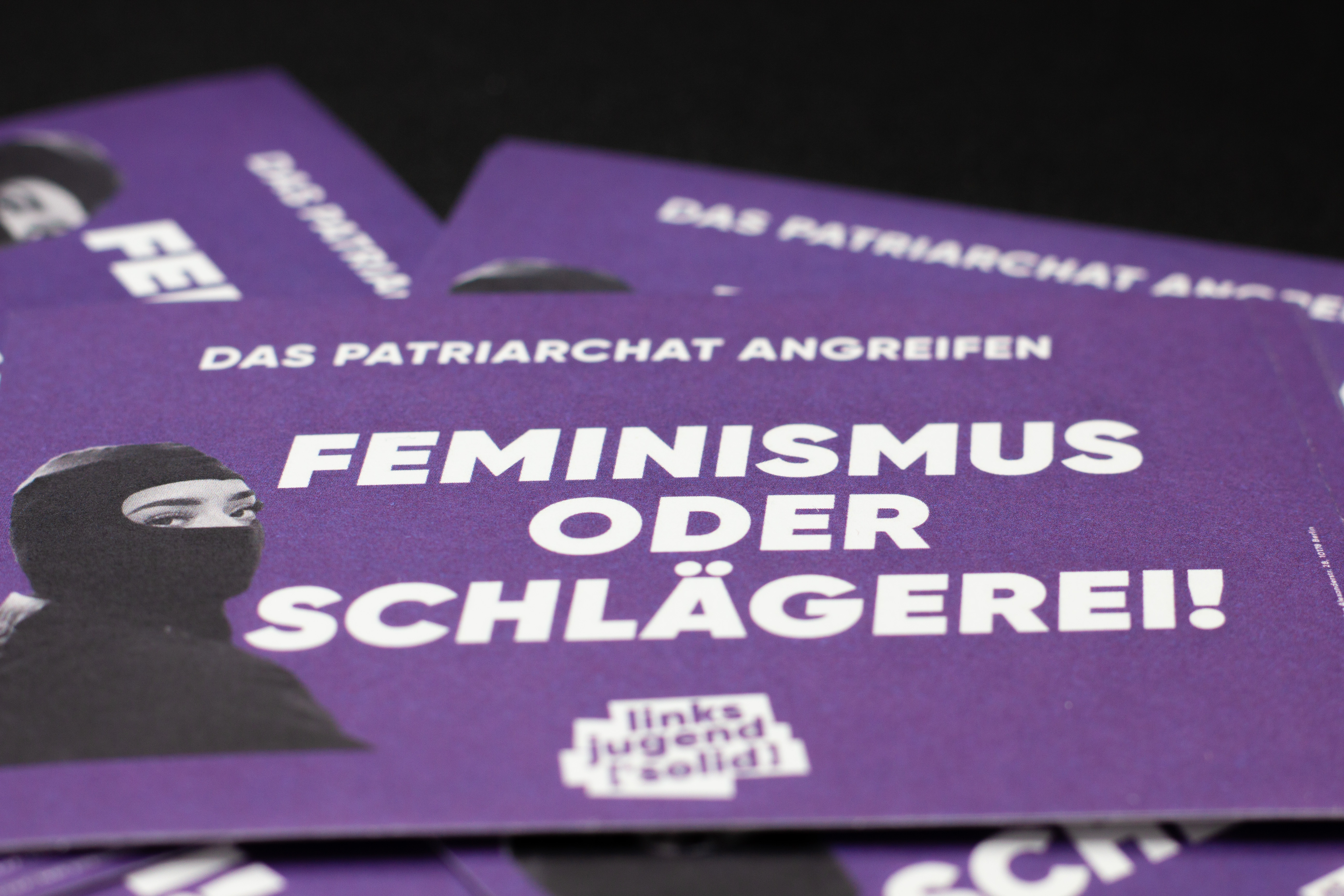 Aufkleber "Feminismus oder Schlägerei"