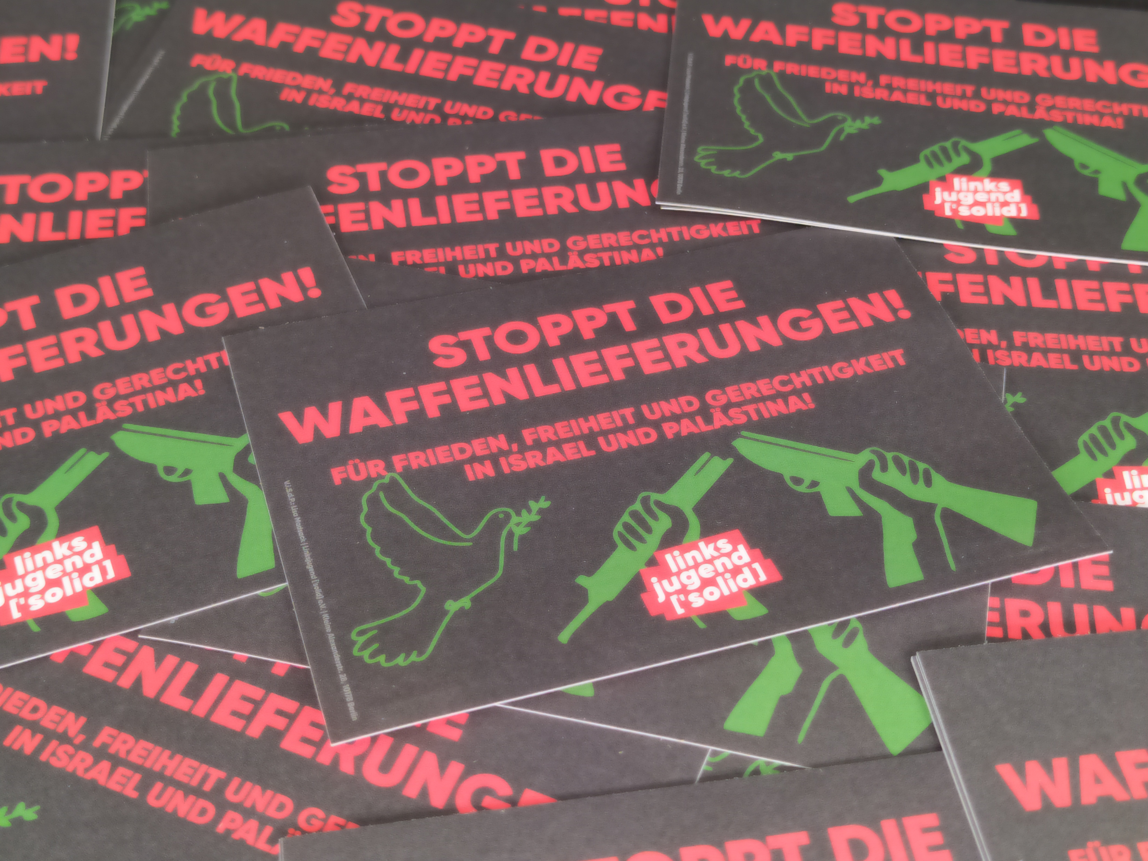 Aufkleber "STOPP DIE WAFFENLIEFERUNGEN"